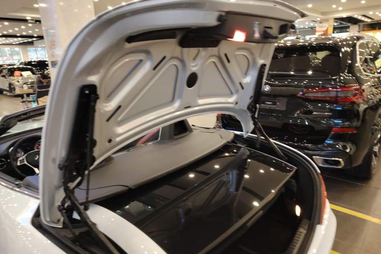 Used Mercedes-Benz SLK-Class 2011 SLK 200 Fashion Model Trunk