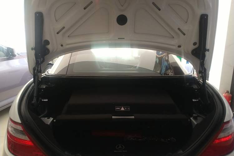 Used Mercedes-Benz SLK-Class 2011 SLK 200 Fashion Model Trunk