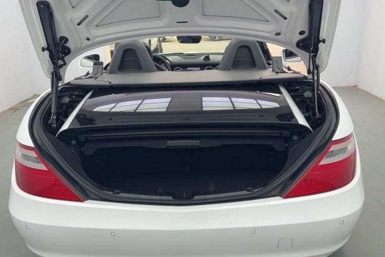 Used Mercedes-Benz SLK-Class 2011 SLK 200 Fashion Model Trunk