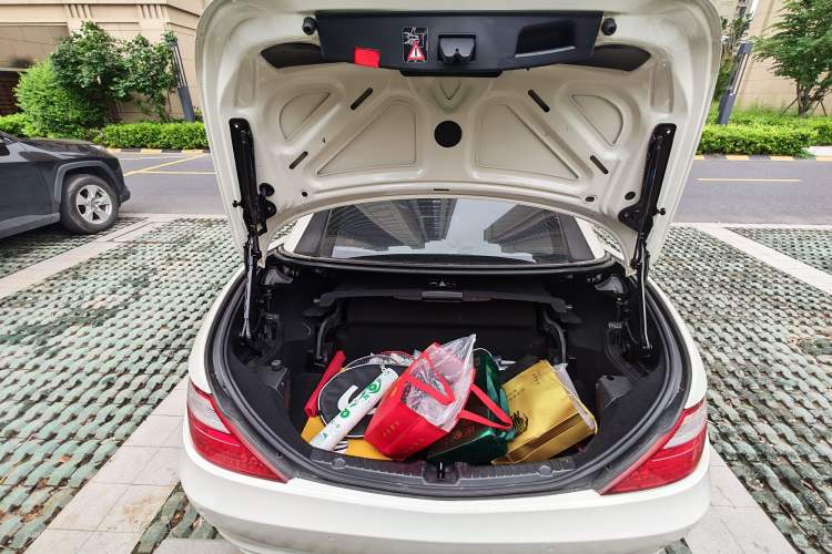 Used Mercedes-Benz SLK-Class 2011 SLK 200 Fashion Model Trunk