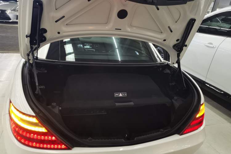 Used Mercedes-Benz SLK-Class 2011 SLK 200 Fashion Model Trunk