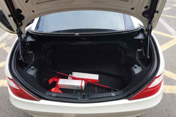 Used Mercedes-Benz SLK-Class 2011 SLK 200 Fashion Model Trunk