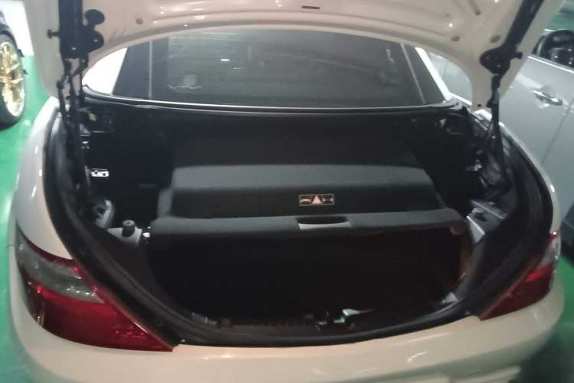 Used Mercedes-Benz SLK-Class 2011 SLK 200 Fashion Model Trunk