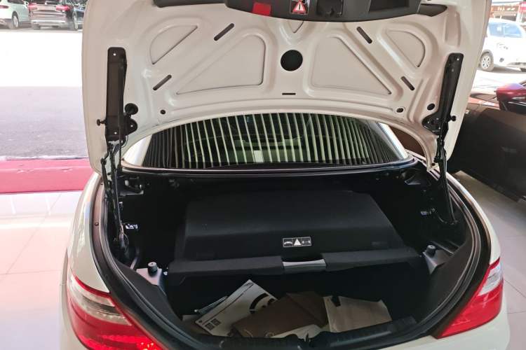 Used Mercedes-Benz SLK-Class 2011 SLK 200 Fashion Model Trunk