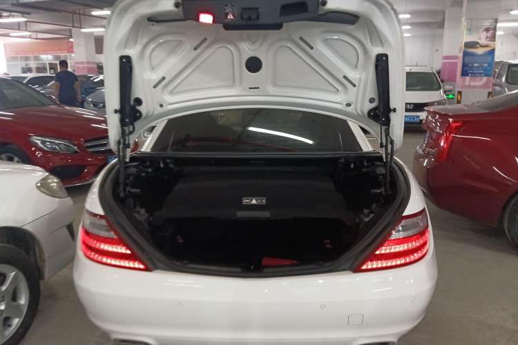 Used Mercedes-Benz SLK-Class 2011 SLK 200 Fashion Model Trunk