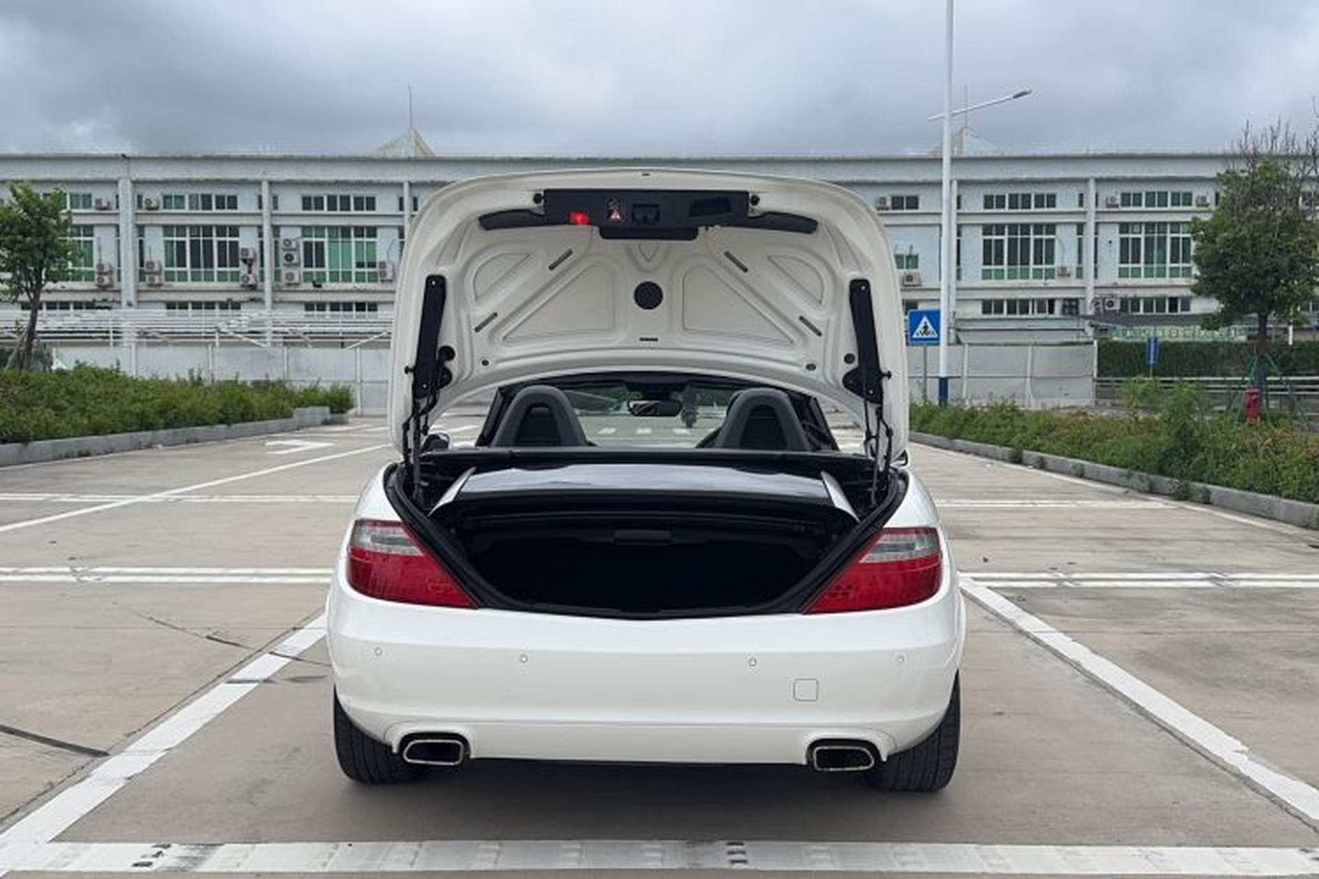 Used Mercedes-Benz SLK-Class 2011 SLK 200 Fashion Model Trunk