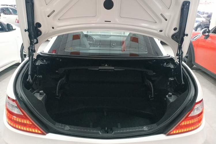Used Mercedes-Benz SLK-Class 2011 SLK 200 Fashion Model Trunk