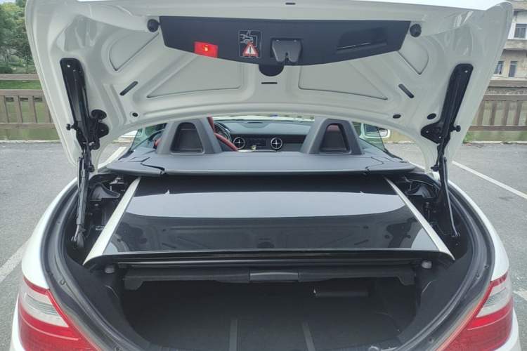Used Mercedes-Benz SLK-Class 2011 SLK 200 Fashion Model Trunk