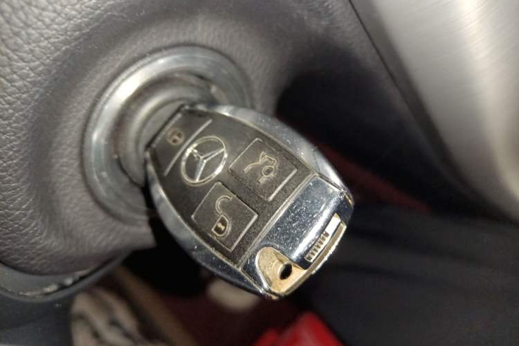Used Mercedes-Benz SLK-Class 2011 SLK 200 Fashion Model Vehicle Key