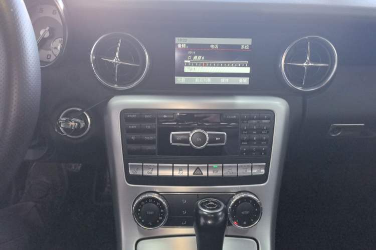 Used Mercedes-Benz SLK-Class 2011 SLK 200 Fashion Model Audio And AC Panel