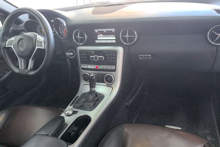 Used Mercedes-Benz SLK-Class 2011 SLK 200 Fashion Model Center Console