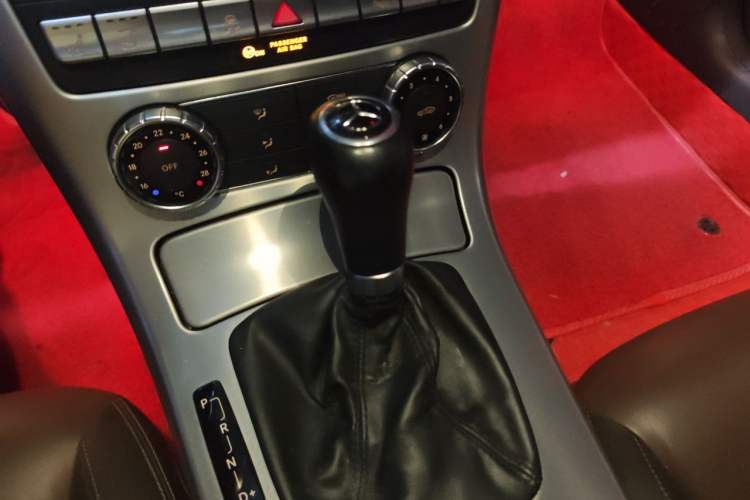 Used Mercedes-Benz SLK-Class 2011 SLK 200 Fashion Model Gear Lever