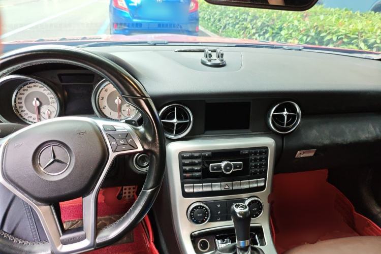 Used Mercedes-Benz SLK-Class 2015 SLK 200 Carbon Fiber Limited Edition Center Console