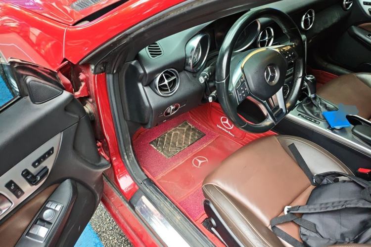 Used Mercedes-Benz SLK-Class 2015 SLK 200 Carbon Fiber Limited Edition Driver Seat