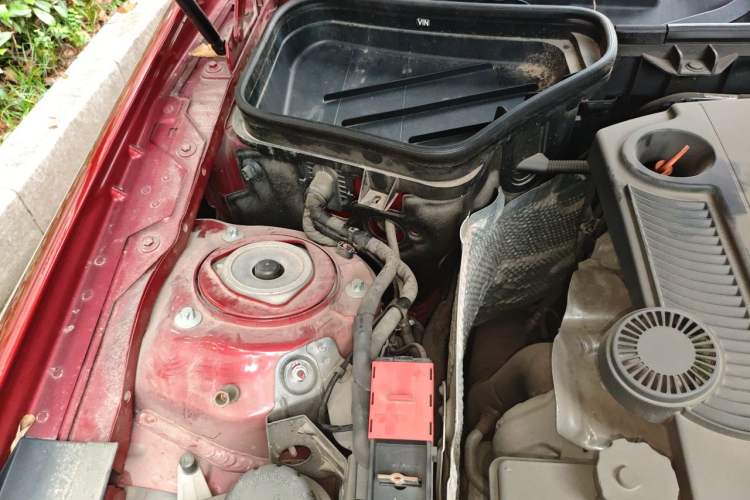 Used Mercedes-Benz SLK-Class 2015 SLK 200 Carbon Fiber Limited Edition Engine Bay Right