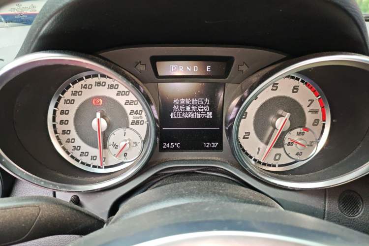 Used Mercedes-Benz SLK-Class 2015 SLK 200 Carbon Fiber Limited Edition Instrument Cluster
