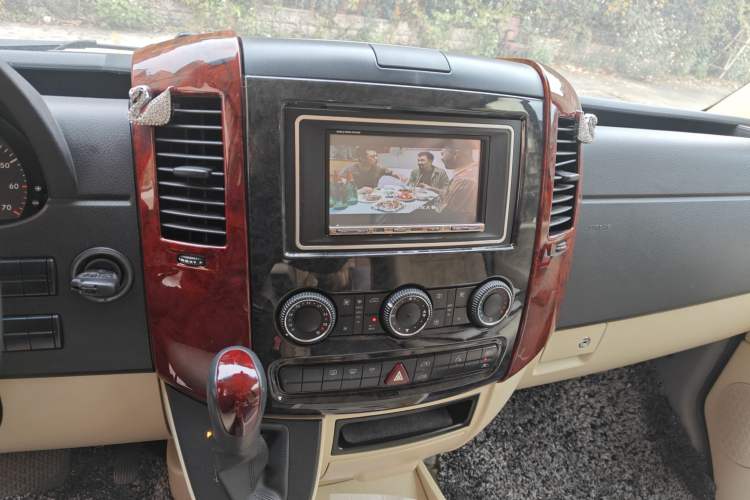 Used Mercedes-Benz Sprinter  Audio And AC Panel