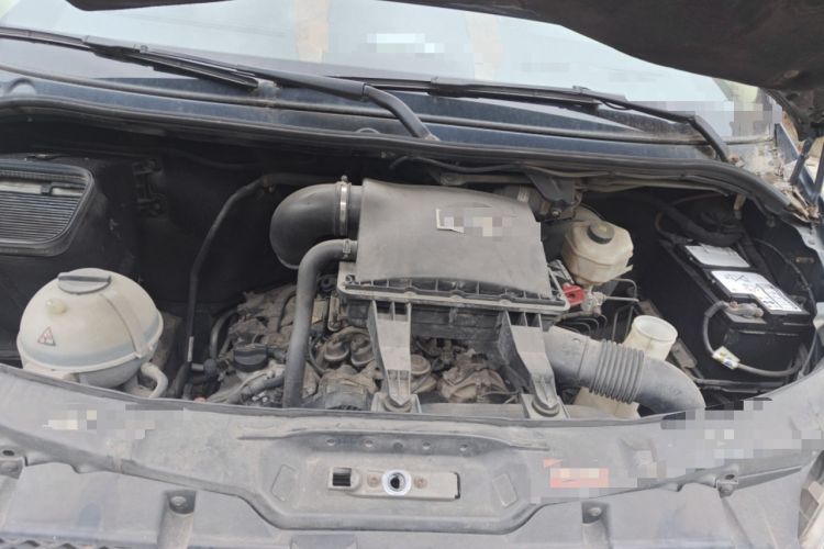 Used Mercedes-Benz Sprinter  Engine Bay
