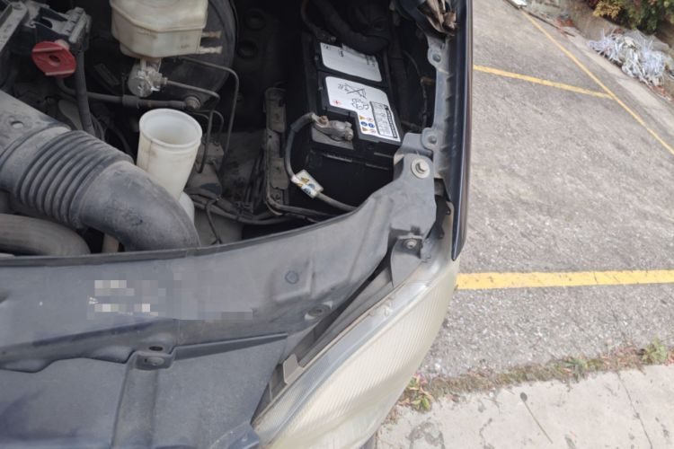 Used Mercedes-Benz Sprinter  Engine Bay Left