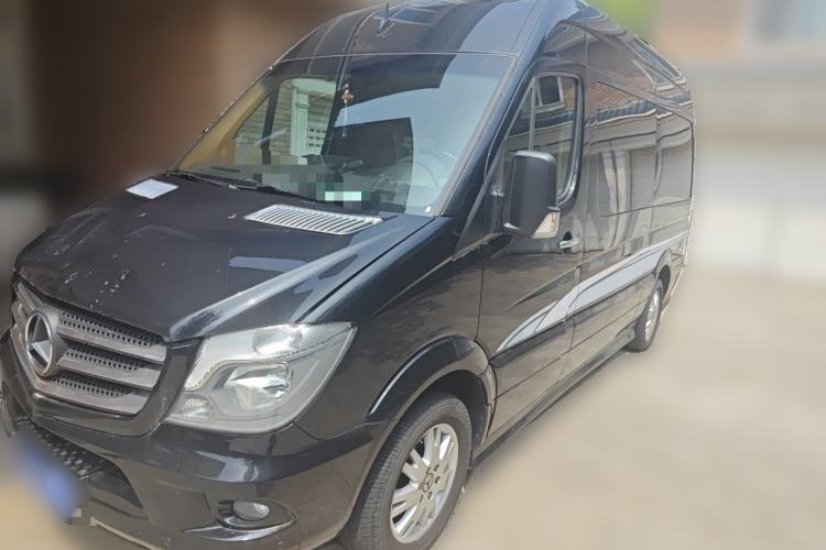 Gebrauchter Mercedes-Benz Sprinter Mercedes-Benz Sprinter, 7-seater, automatic transmission, Flyball brand conversion, manufactured in June 2016, engine displacement 3.5 liters. Guazi used car, China used car export, Used car for sale, Used  cars, Cheapest cars for sale