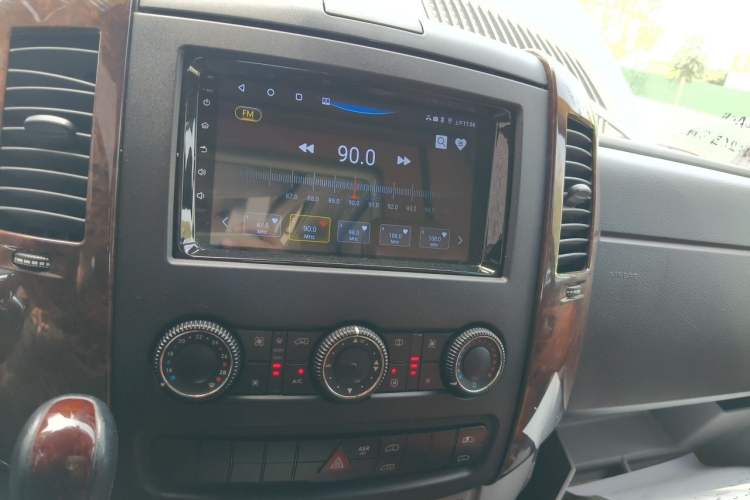 Used Mercedes-Benz Sprinter 2009 Enhanced Version Audio And AC Panel