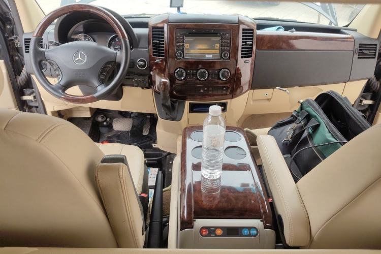 Used Mercedes-Benz Sprinter 2009 Enhanced Version Center Console