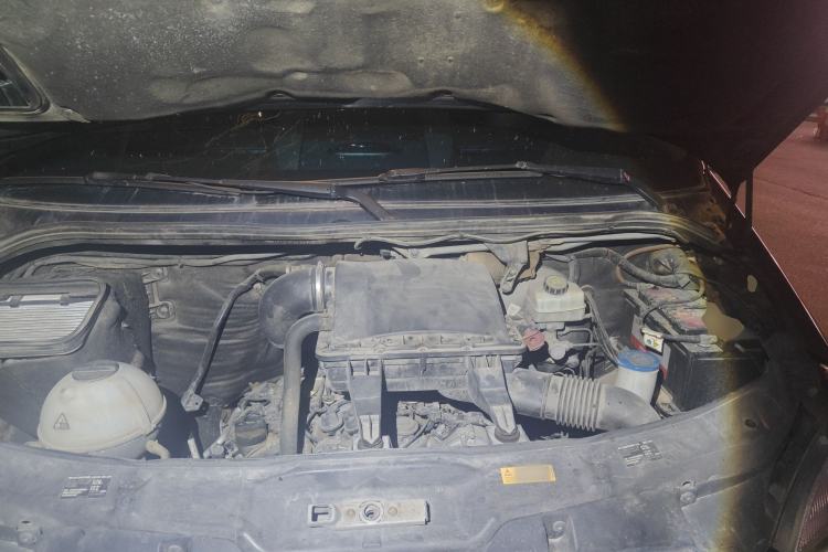 Used Mercedes-Benz Sprinter 2009 Enhanced Version Engine Bay