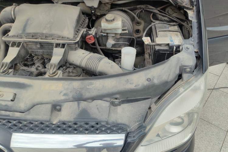 Used Mercedes-Benz Sprinter 2009 Enhanced Version Engine Bay Left