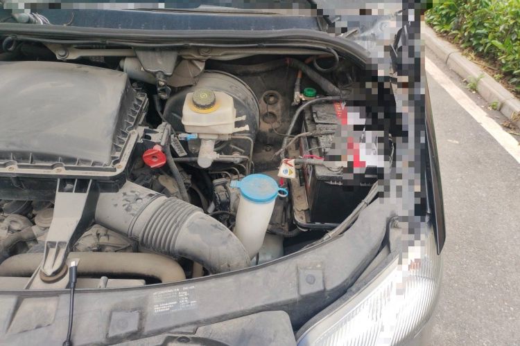 Used Mercedes-Benz Sprinter 2009 Enhanced Version Engine Bay Left