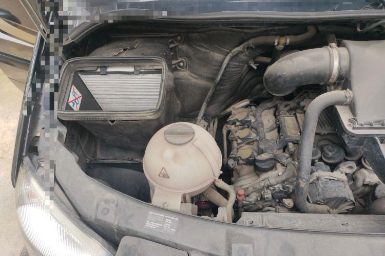 Used Mercedes-Benz Sprinter 2009 Enhanced Version Engine Bay Right