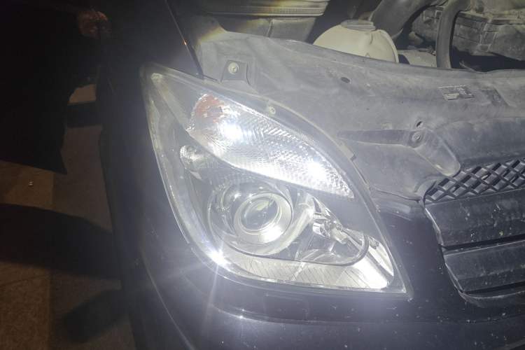 Used Mercedes-Benz Sprinter 2009 Enhanced Version Right Front Headlight