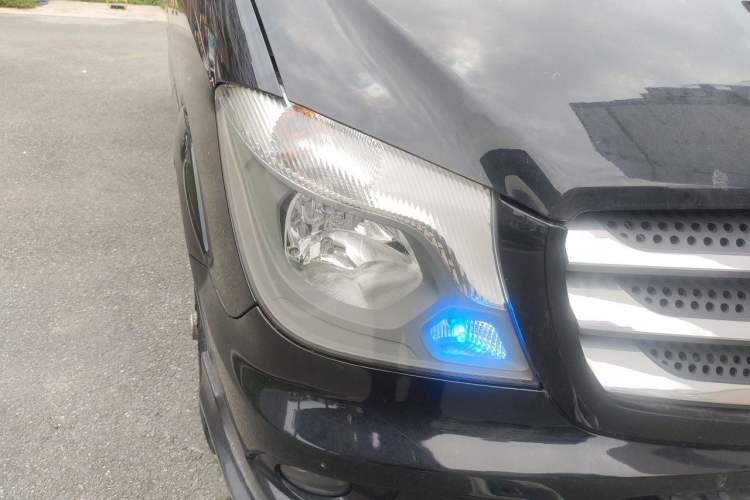 Used Mercedes-Benz Sprinter 2009 Enhanced Version Right Front Headlight