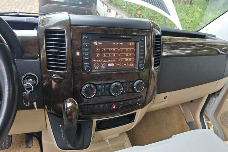 Used Mercedes-Benz Sprinter  Audio And AC Panel