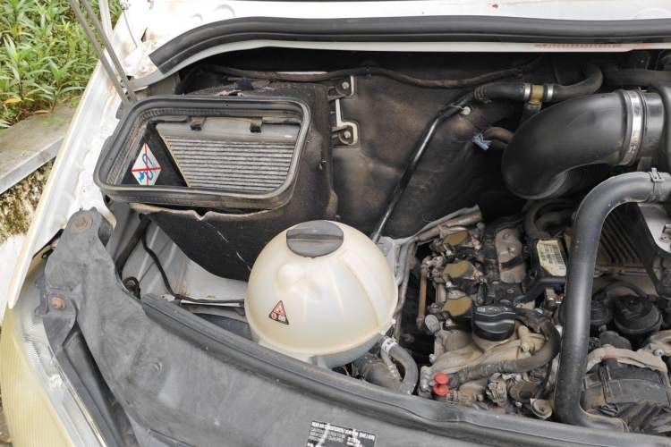 Used Mercedes-Benz Sprinter  Engine Bay Right