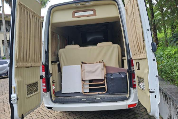Used Mercedes-Benz Sprinter  Trunk