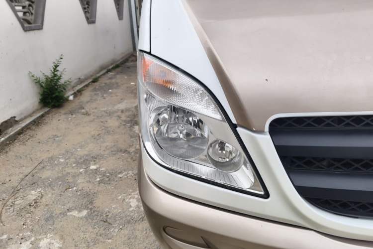 Used Mercedes-Benz Sprinter  Right Front Headlight