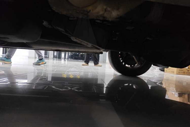 Used Mercedes-Benz Sprinter  Chassis Rear Left