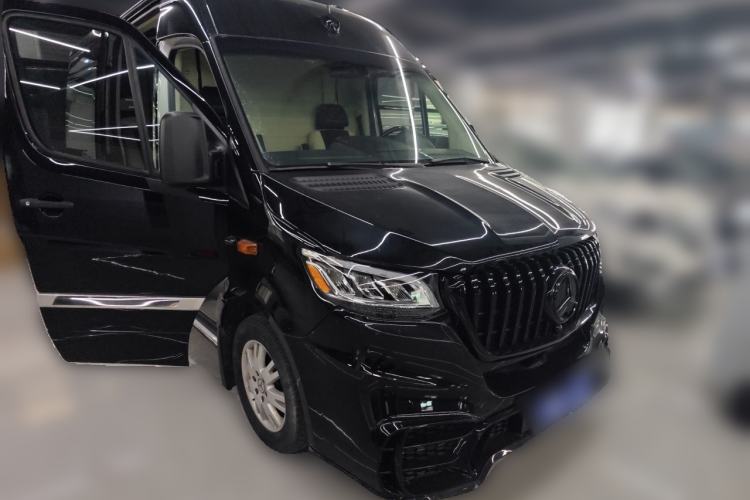 Used Mercedes-Benz Sprinter  Front Right 45 Deg