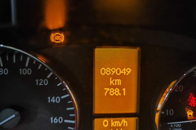 Used Mercedes-Benz Sprinter  Odometer Close Up