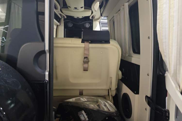 Used Mercedes-Benz Sprinter  Trunk