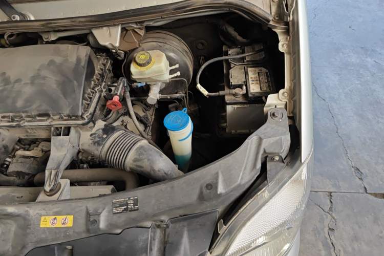 Used Mercedes-Benz Sprinter  Engine Bay Left