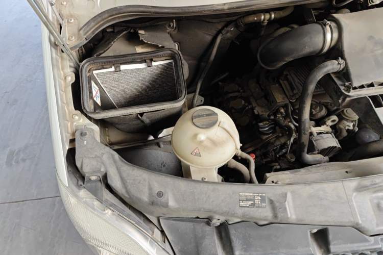 Used Mercedes-Benz Sprinter  Engine Bay Right