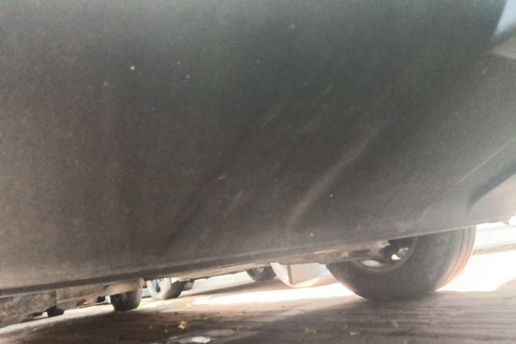 Used Mercedes-Benz Sprinter 2014 2.1T Jialü Mid-axle Version Chassis Front