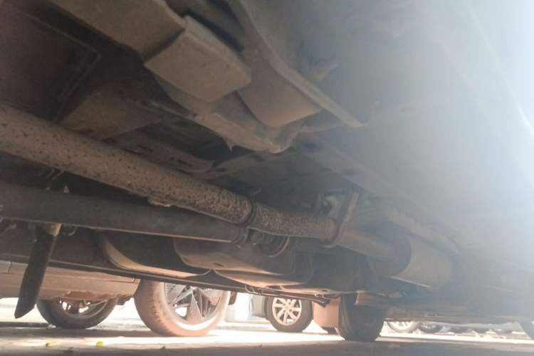 Used Mercedes-Benz Sprinter 2014 2.1T Jialü Mid-axle Version Chassis Rear Right