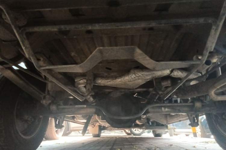 Used Mercedes-Benz Sprinter 2014 2.1T Jialü Mid-axle Version Chassis Rear