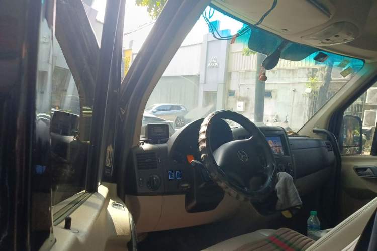 Used Mercedes-Benz Sprinter 2014 2.1T Jialü Mid-axle Version Driver Seat