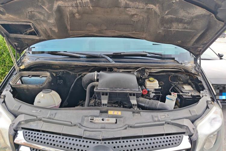 Used Mercedes-Benz Sprinter  Engine Bay