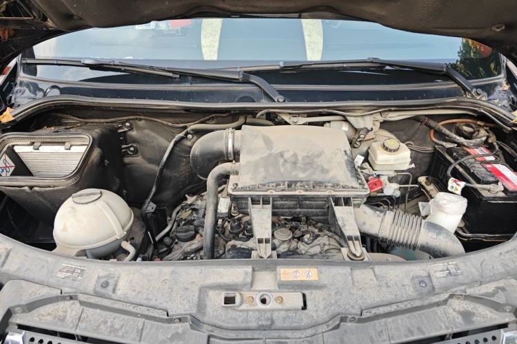 Used Mercedes-Benz Sprinter  Engine Bay
