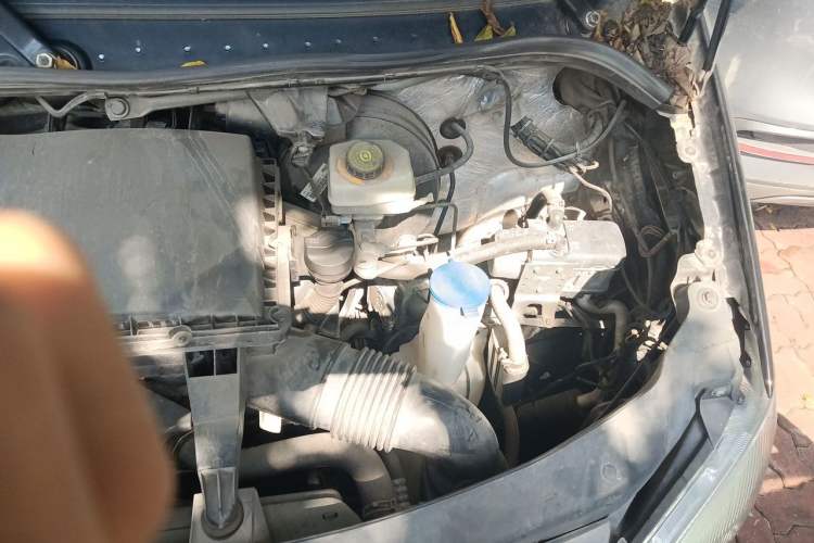 Used Mercedes-Benz Sprinter 2014 2.1T Jialü Mid-axle Version Engine Bay Left