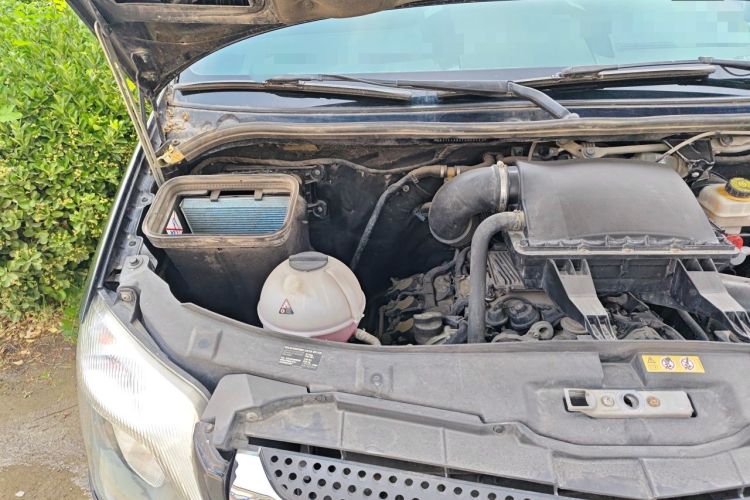 Used Mercedes-Benz Sprinter  Engine Bay Right